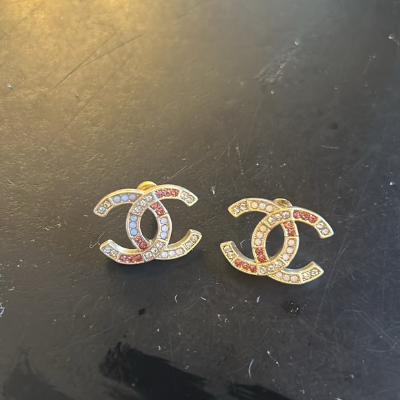 Authentic Chanel Earrings! Real diamonds and gemstones. - Picture 8 of 9